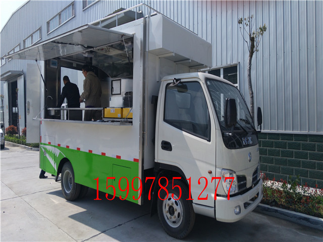 流动餐车专业定制小蜜蜂柴油流动餐车