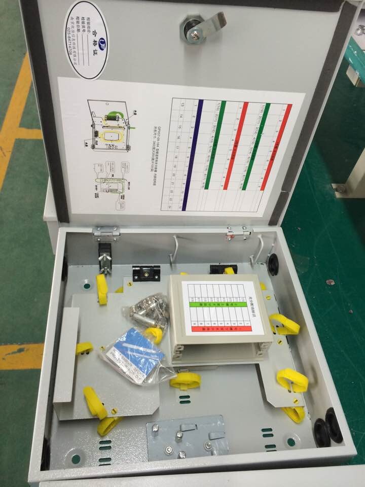 供应湖北通信工程32芯光分路器箱 SMC冷轧板材质  光纤分纤箱  光分路器分纤箱  32芯光分路器分纤箱