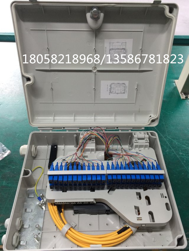供应成都市光纤入户工程32芯塑料光纤分纤箱 法兰机架式  32芯光纤入户分纤箱  光缆分纤箱