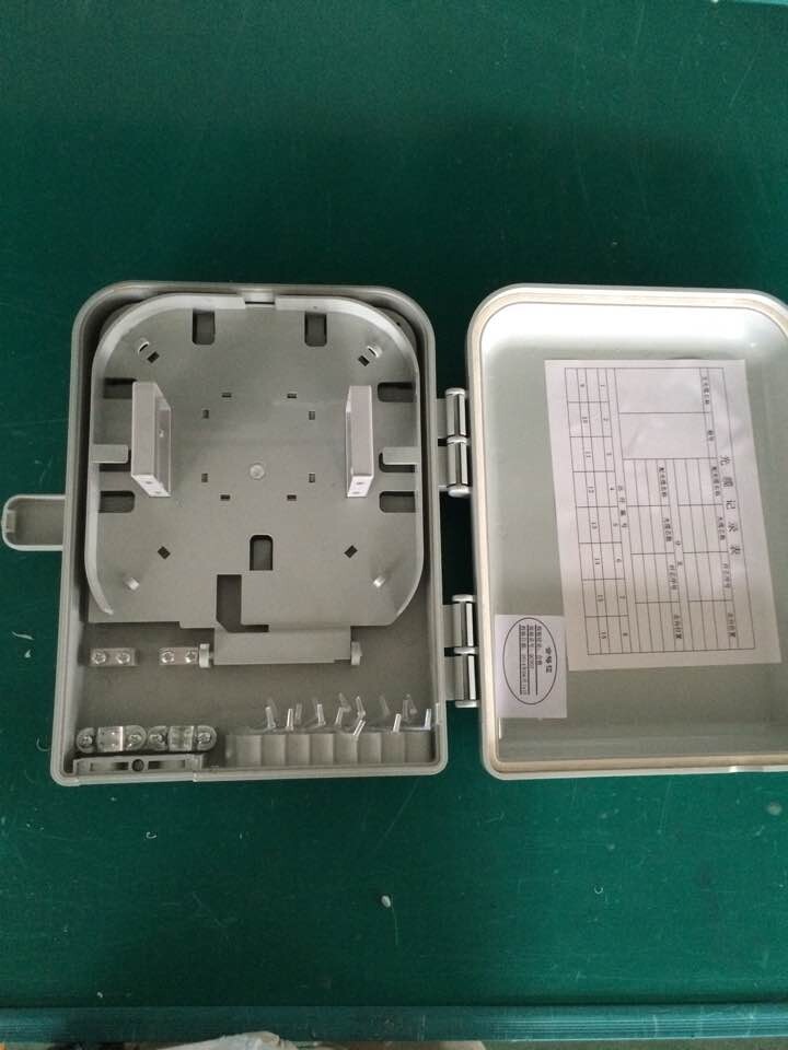 供应湖北弱点工程32路光分路器箱420*320*133  光纤分纤箱  12芯塑料光纤分纤箱  光纤入户分纤箱
