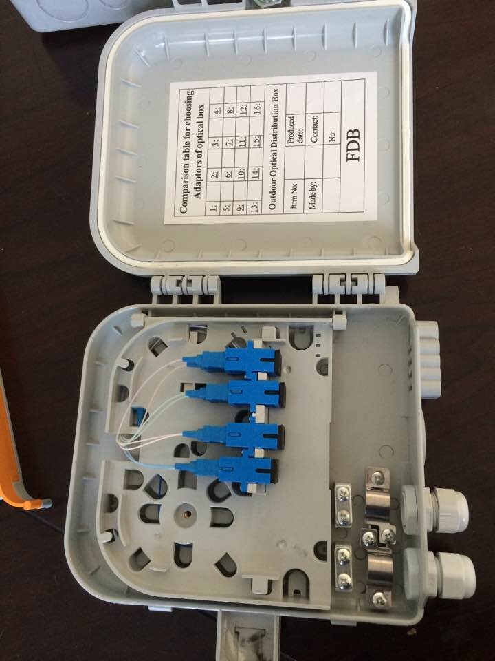 供应成都市光纤入户工程8芯塑料光纤分纤箱 法兰机架式  8芯光纤入户分纤箱  光缆分纤箱