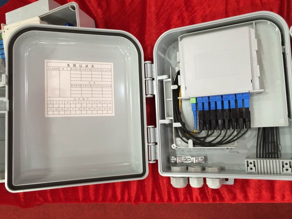 供应成都市光纤入户工程16芯塑料光纤分纤箱 法兰机架式  16芯光纤入户分纤箱  光缆分纤箱