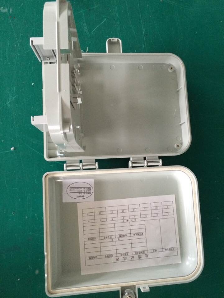 供应贵州用于弱电工程塑料8芯光纤分纤箱  8芯光纤入户分纤箱  光缆分纤箱