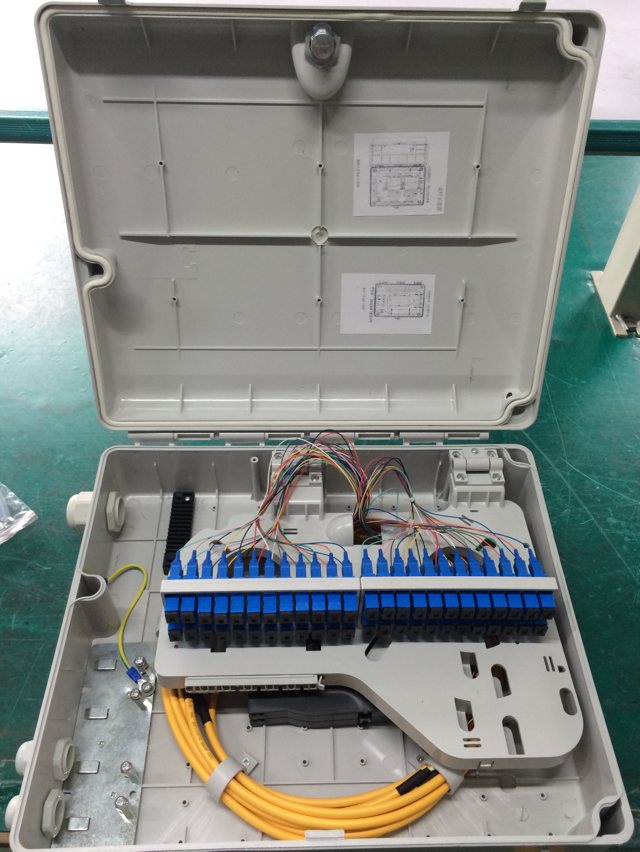 供应贵州用于弱电工程塑料32芯光纤分纤箱  32芯光纤入户分纤箱  32芯塑料光纤分纤箱