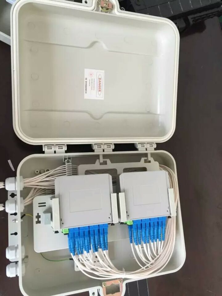 供应16芯塑料光纤分纤箱 法兰机架式  12芯塑料光纤分纤箱  光纤入户分纤箱