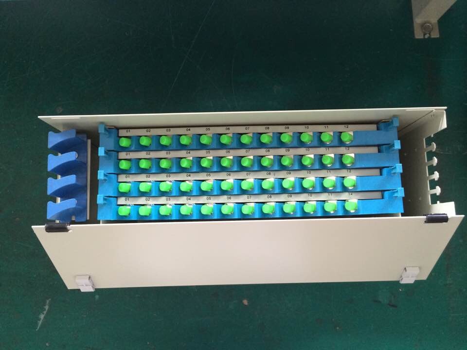 供应72芯0DF单元箱 32芯塑料光纤分纤箱 一体化法兰盘  光缆配线单元箱  72芯ODF单元箱