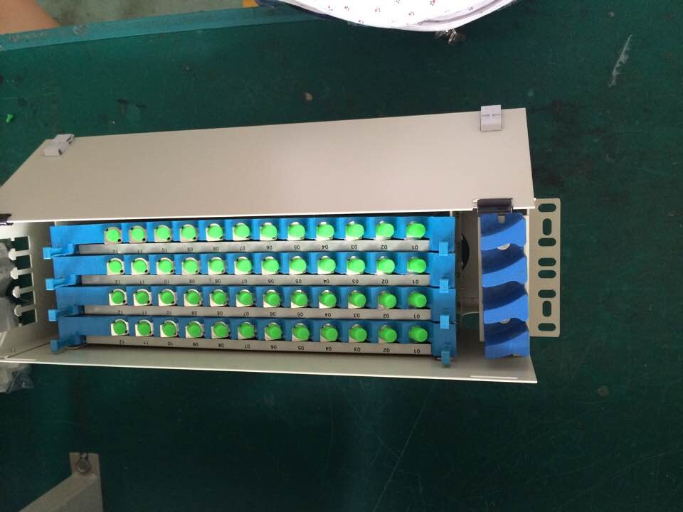 供应72芯0DF单元箱 32芯塑料光纤分纤箱 一体化法兰盘  光缆配线单元箱  72芯ODF单元箱