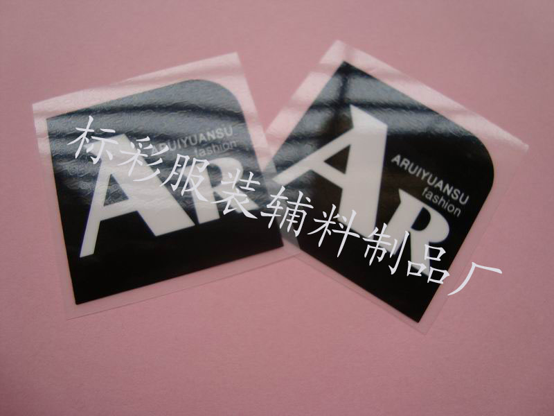 供应高档雨衣热转印烫画标 防水不褪色烫画  热转印标  无感商标  PET胶片烫画