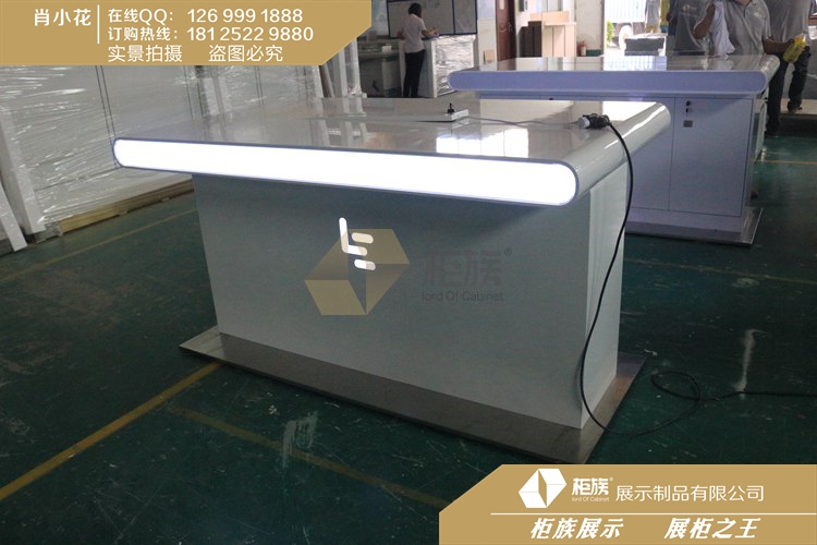木質(zhì)烤漆樂視體驗(yàn)臺圖片