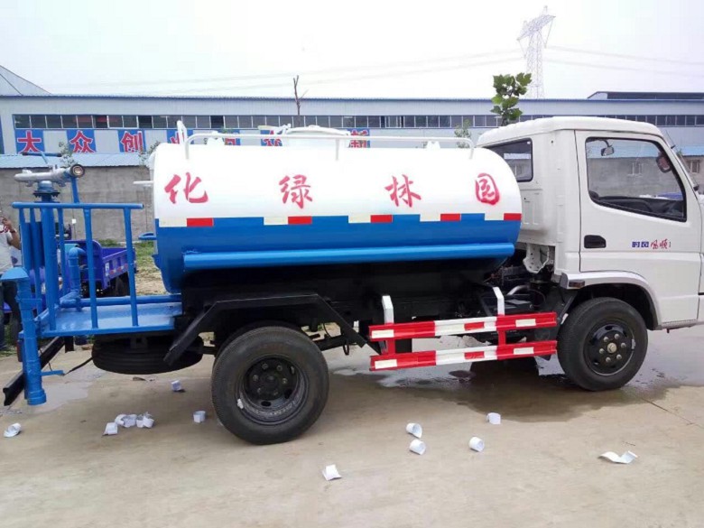 湖北武汉六轮吸粪车一辆多少钱