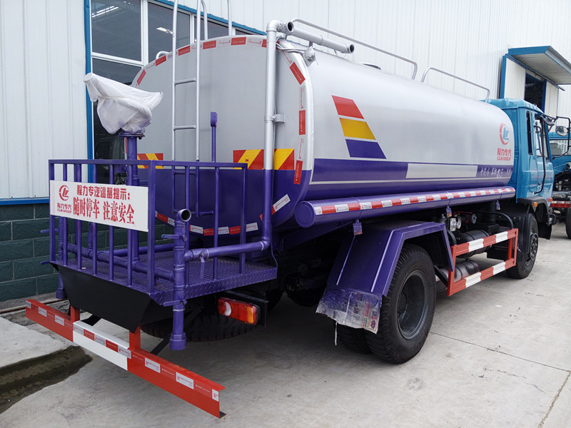 哪有卖12立方的洒水车、洒水车一辆多少钱啊  喷洒车  喷雾车