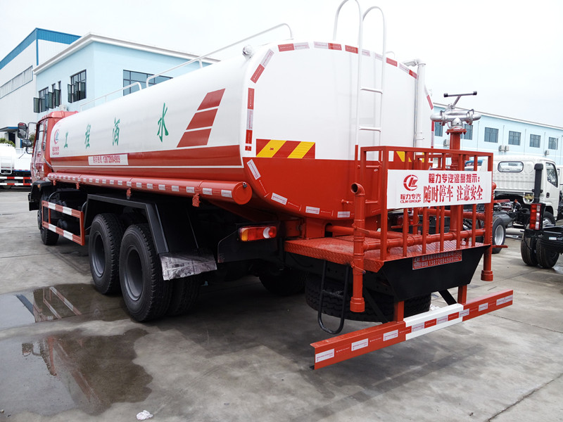 一辆洒水车多少钱啊  喷洒车  喷雾车