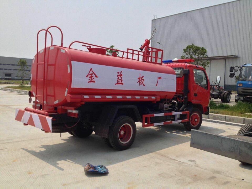 东风10立方洒水车 东风145洒水车 多功能抑尘车  雾炮车
