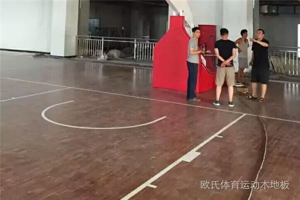运动木地板厂家 室外羽毛球地板 体育木地板厂家 羽毛球馆木地板 篮球木地板厂家