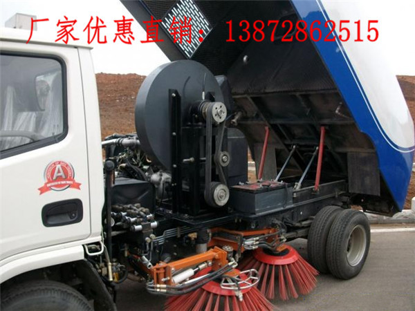 东风6吨扫路车
