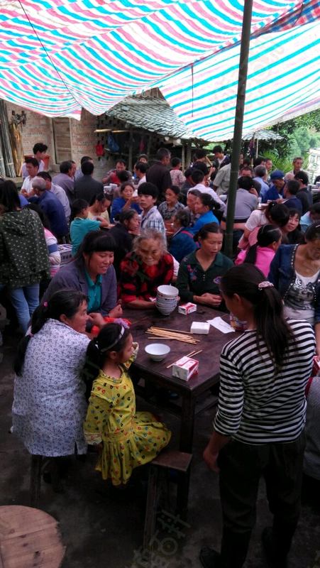 移动冷饮车,餐车出售过期盒饭