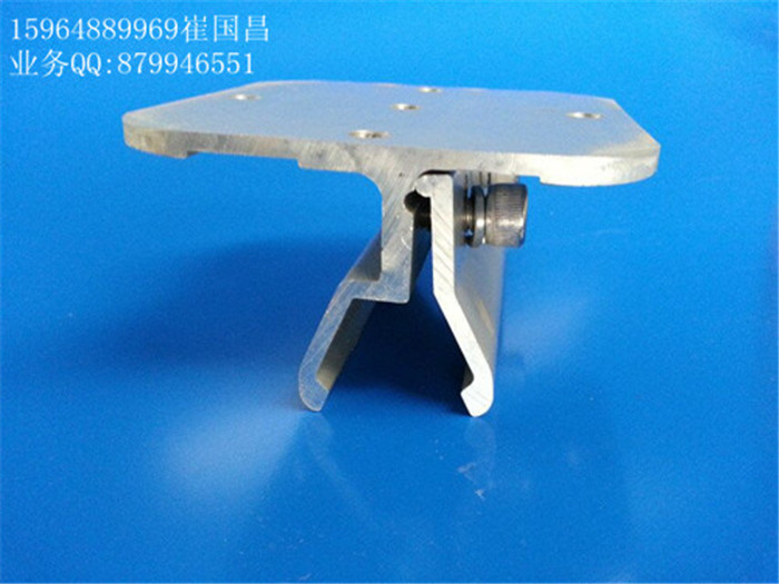 彩钢瓦夹具厂家在临沂兰陵县  铝镁锰支座  铝镁锰锁边机  铝合金抗风夹具