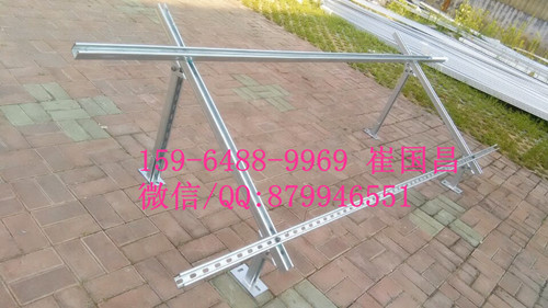 鸿泰新能源光伏支架  光伏搭桥件  镀锌链接件  三角固定件