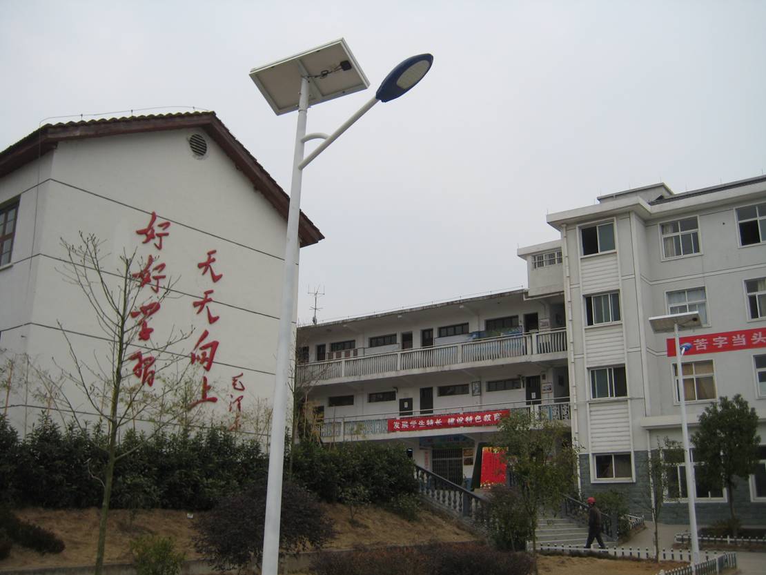 吕梁太阳能路灯厂家/太阳能路灯价格