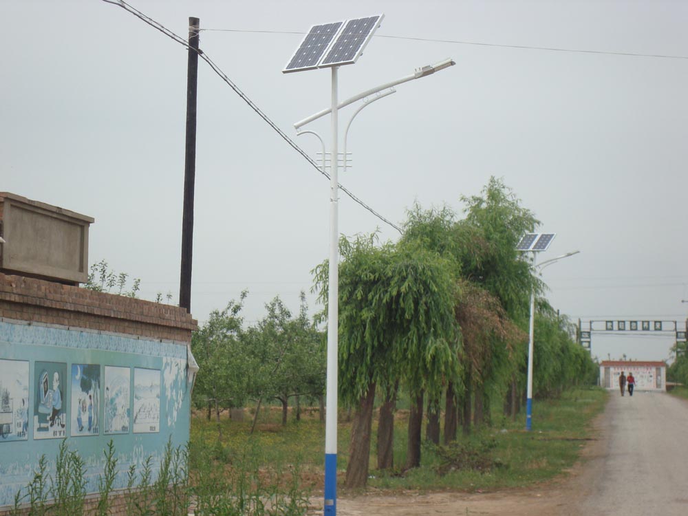 丹东太阳能路灯厂家/太阳能路灯价格