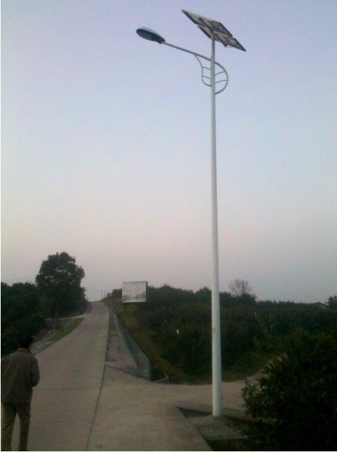 黄冈太阳能路灯厂家/太阳能路灯价格