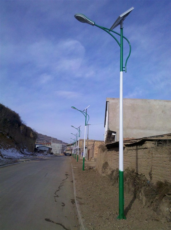 武汉太阳能路灯厂家/太阳能路灯价格
