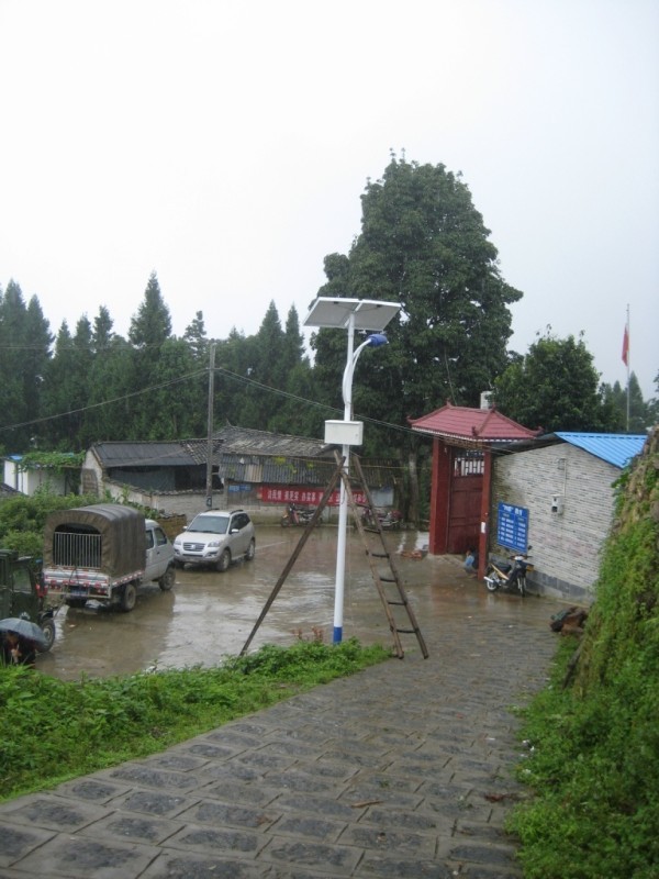 丹东太阳能路灯厂家/太阳能路灯价格