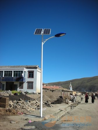 信阳太阳能路灯厂家/太阳能路灯价格