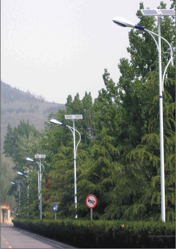 滁州太阳能路灯厂家/太阳能路灯价格