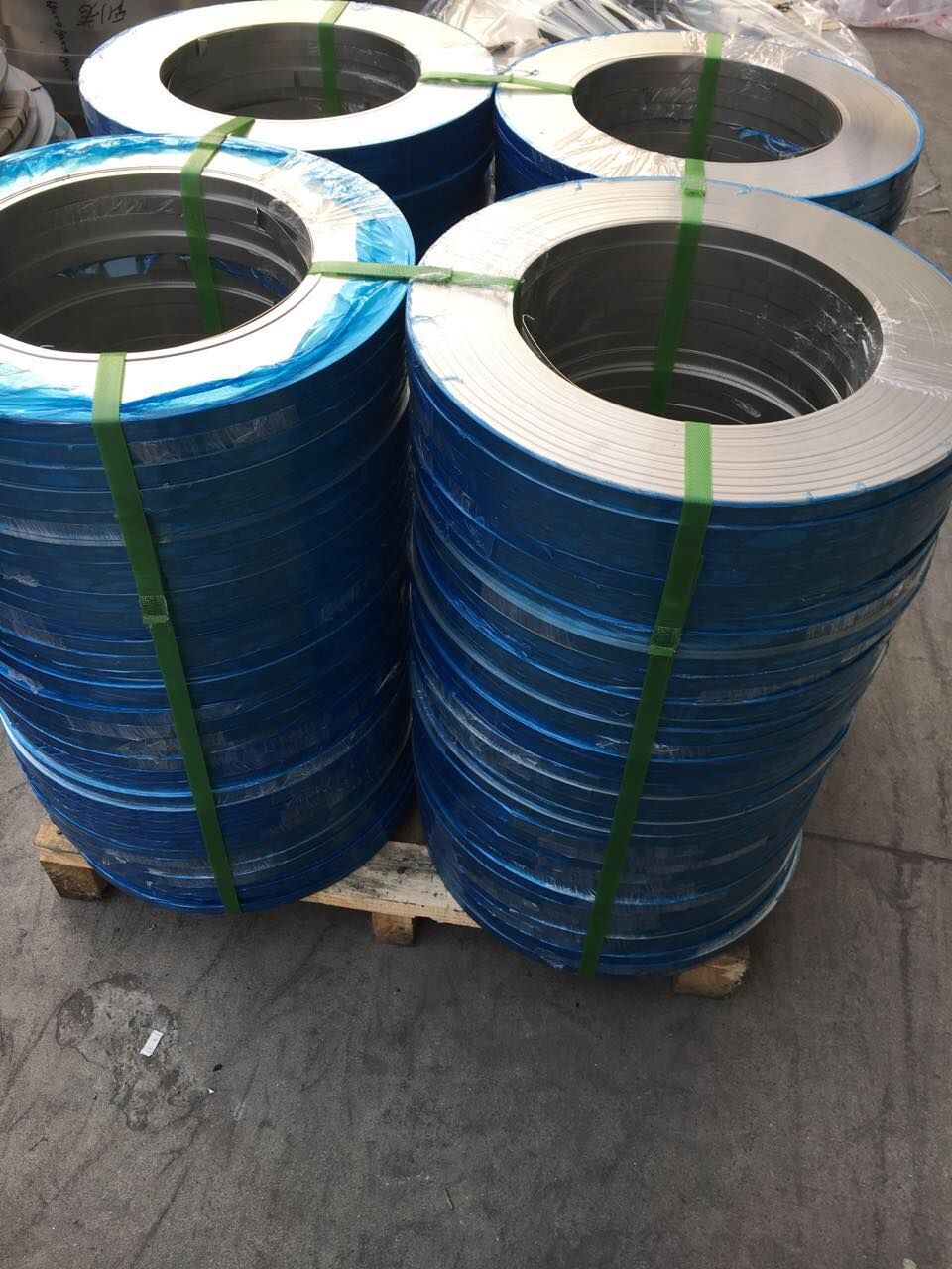 0.1x100宽不锈钢薄带价格  自锁式扎带  不锈钢扎带价格  0.2x4.6扎