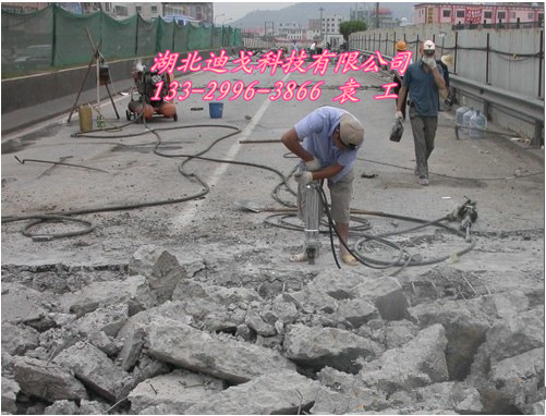 山西河津市拆除岩石混凝土首选迪戈牌岩石分裂机 替代风镐 替代水磨钻
