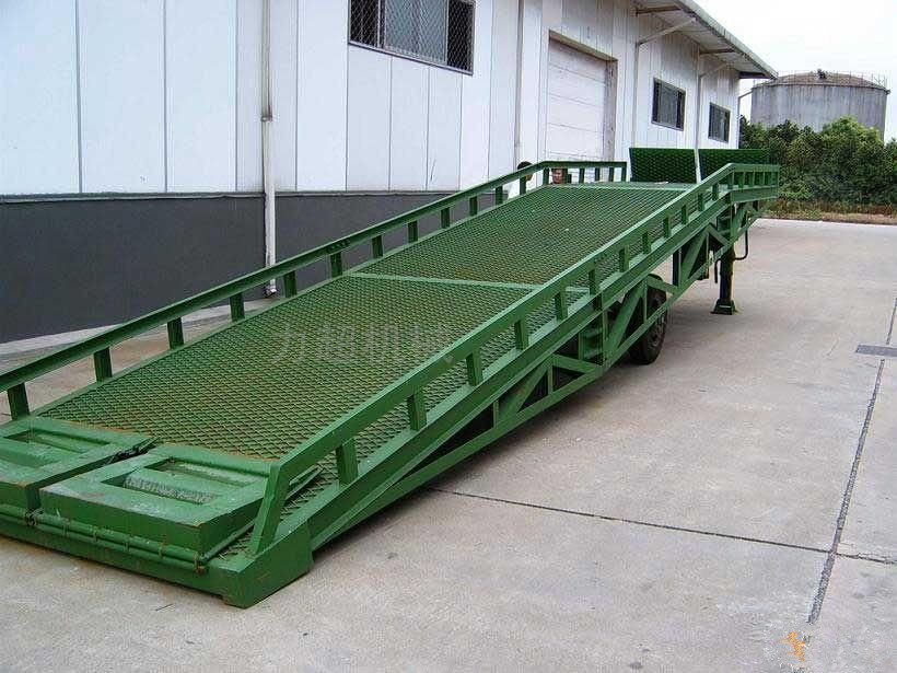 载重4T6T8T10T移动登车桥、&nbsp;&nbsp;液压登车桥&nbsp;&nbsp;卸货平台