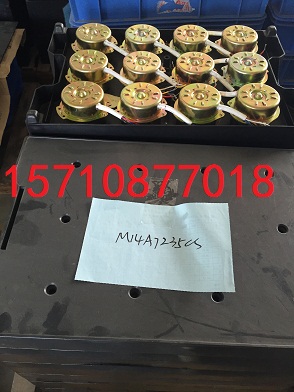 广州市番禺区石楼附近的废铁回收站