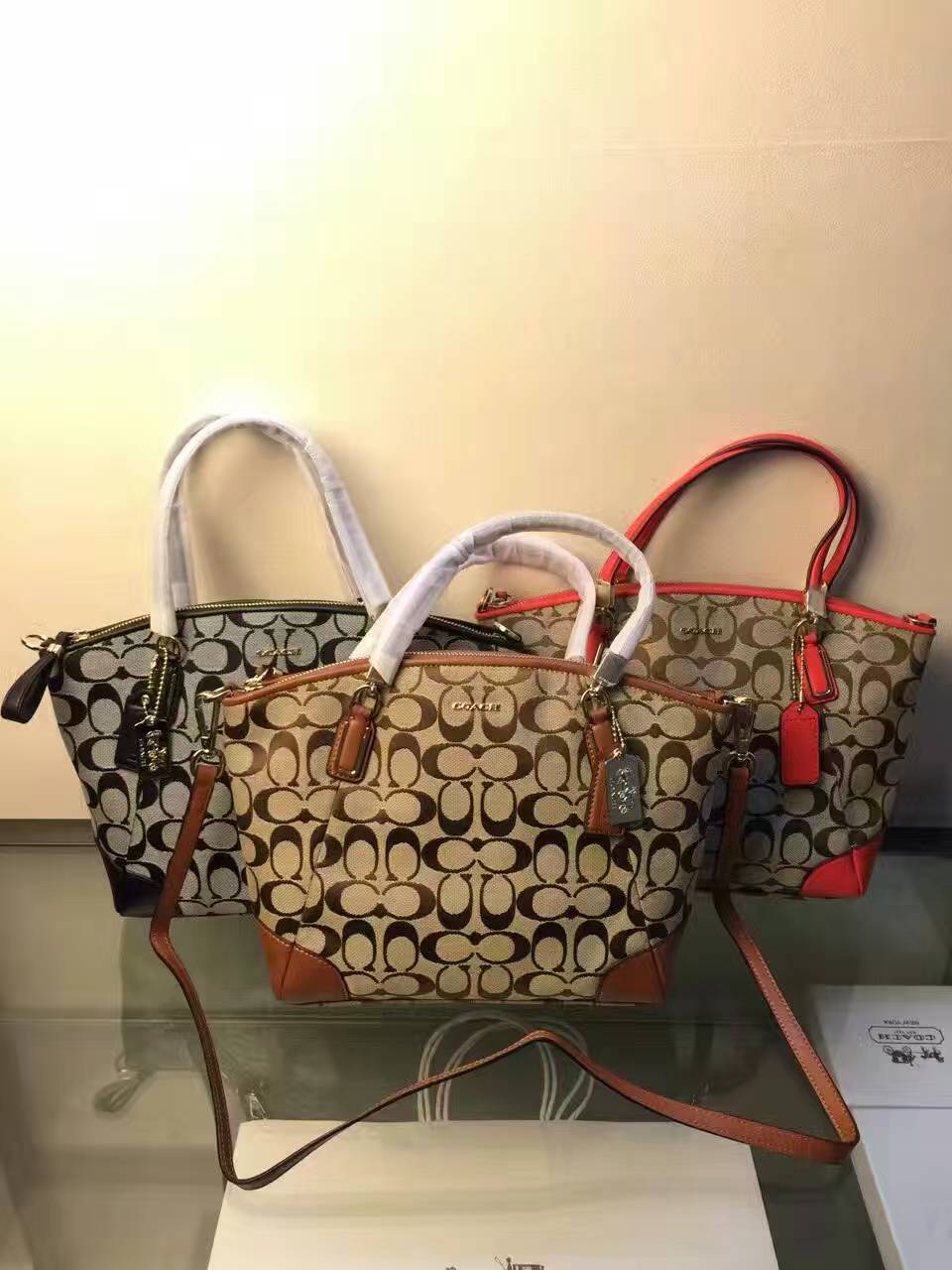 供应包包等产品复刻  手提包  时尚包  女式包