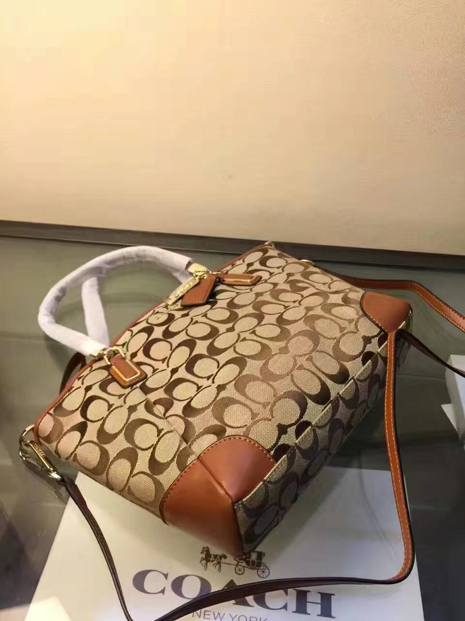 供应包包等产品复刻  手提包  时尚包  女式包