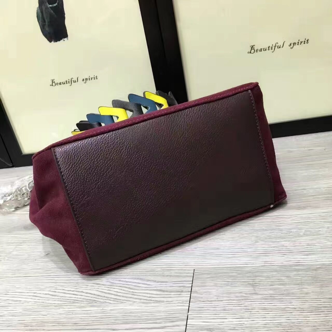 秋冬新品上市现在未来都是时尚热点  手提包  时尚包  女式包