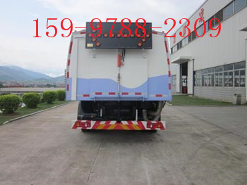 城市道路清扫吸污必备的东风牌道路清扫车  城市环卫必备扫地车  效率高的扫地车