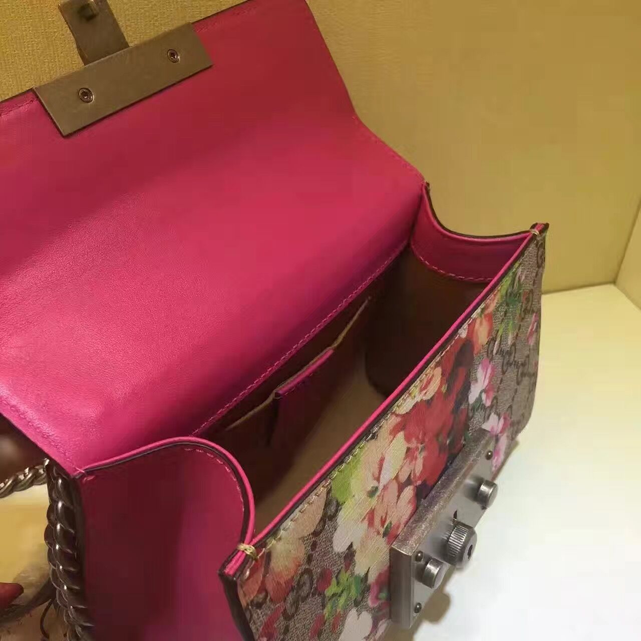 专业订制大锁扣链条包  品牌包包  时尚包  单肩包