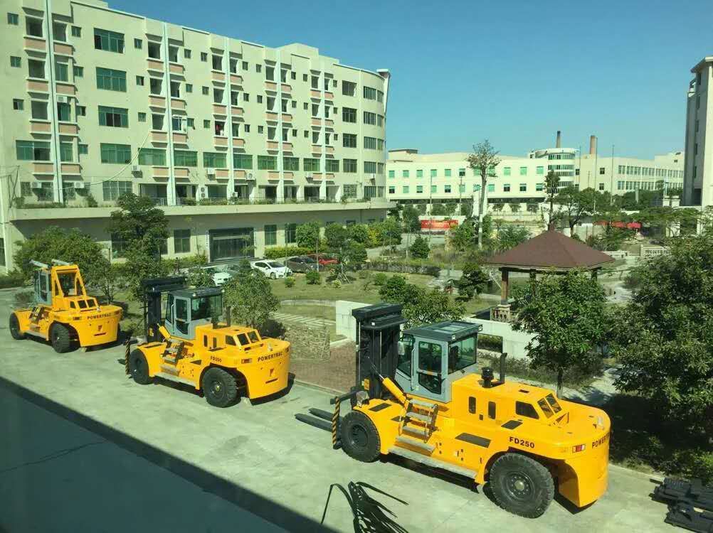 华南重工25吨叉车 新款后配重国III排放  华南重工叉车