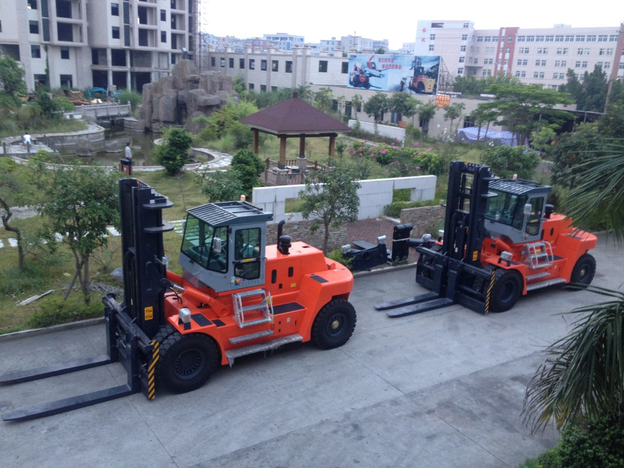 华南重工20吨叉车 整机高度低重式叉车  高度低20吨叉车  华南重工重式叉车