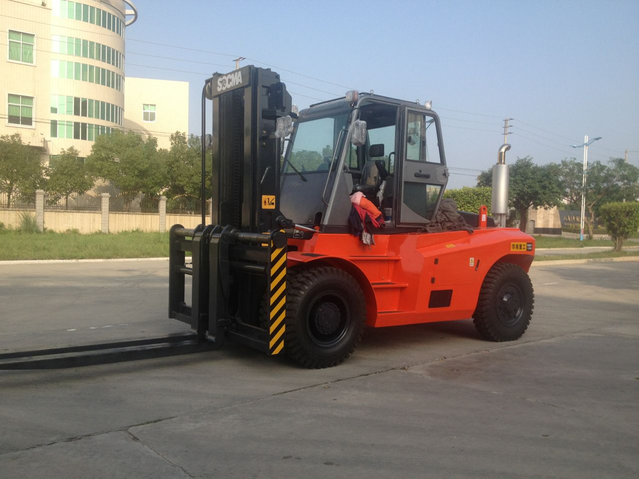 华南重工12吨叉车 租赁出租型专用大吨位叉车  出租型大吨位叉车  租赁型大吨位叉车