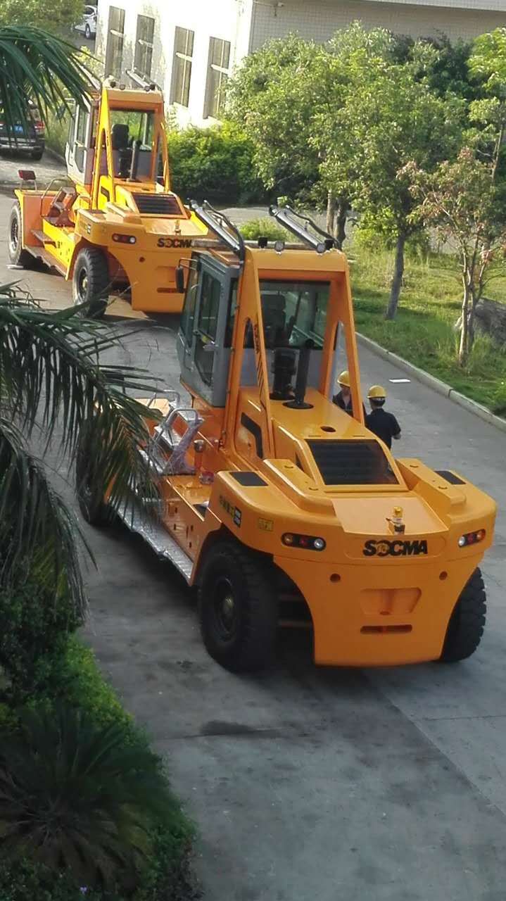 华南重工30吨叉车 HNF系列叉车生产厂家  华南重工叉车  30吨叉车生产厂家