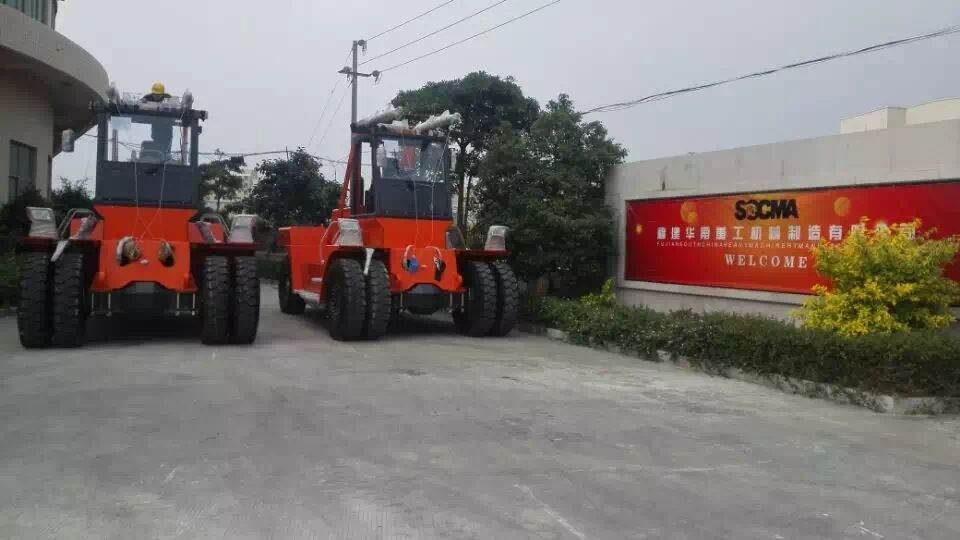 华南重工28吨叉车 福建泉州大吨位叉车厂家  华南28吨叉车  大28吨叉车  28吨叉车厂家