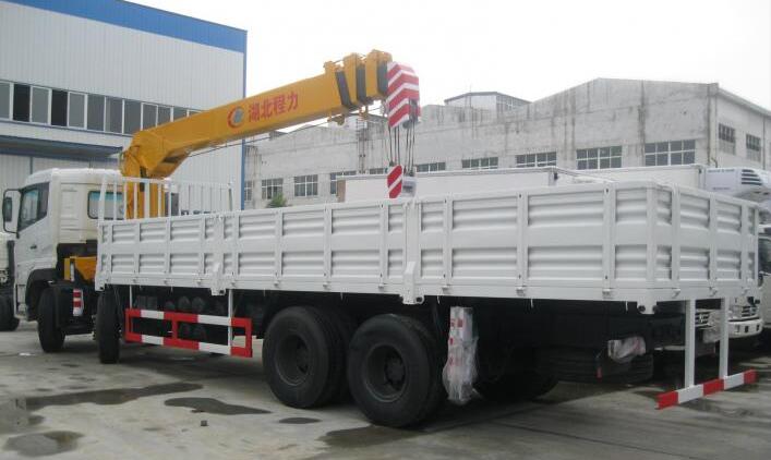 国四 随车吊  平板带吊运输车  徐工随车吊