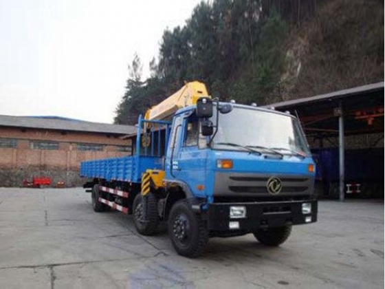 东风华神前四后四随车起重运输车  自带吊  自备吊  随车吊价格