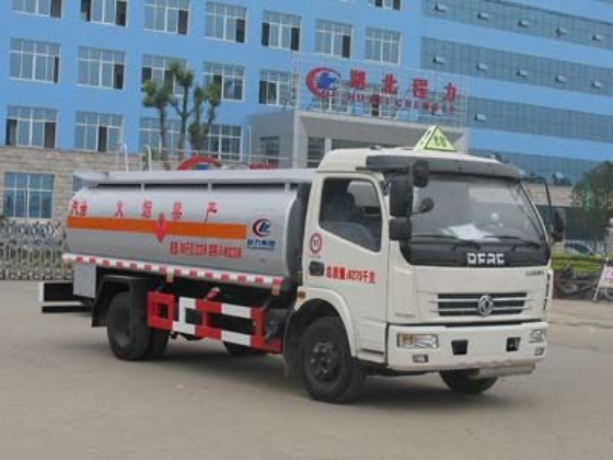 加油车  油罐车  运油车  危险品运输车