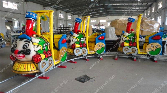 4车8座圣诞轨道火车，玉鑫游乐质量优  小火车  游乐设备  儿童游乐设备