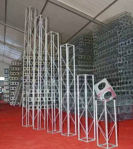 背景桁架，规格不同搭建各种形状。  方管桁架  圆管桁架