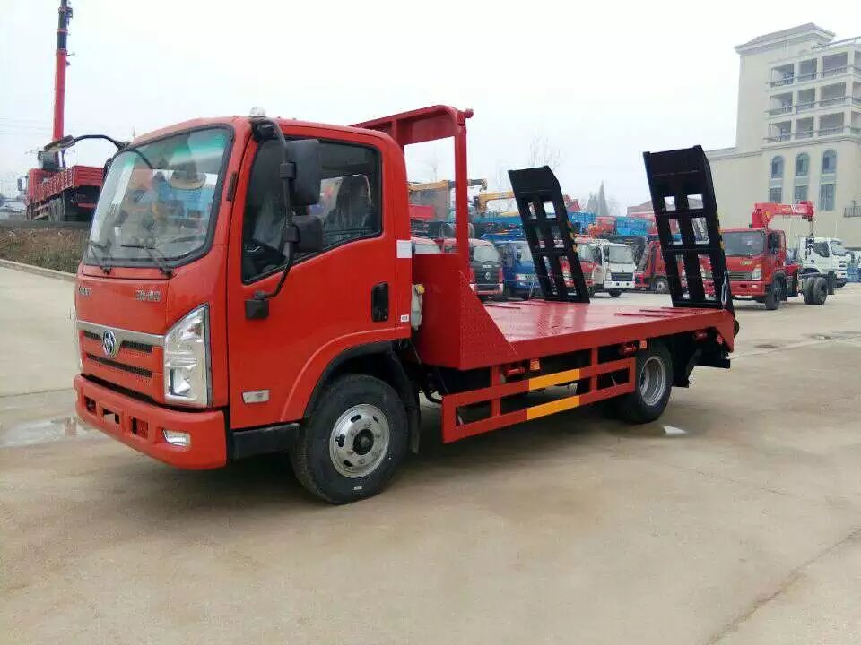 国五蓝牌平板  挖机运输车  平板运输车  程力专汽