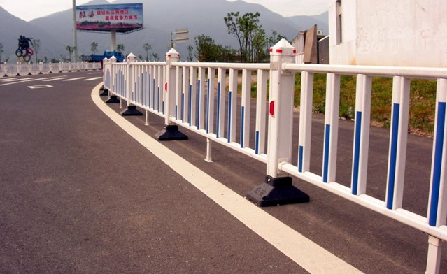 安平源海网栏供应市政道路护栏&nbsp;&nbsp;市政护栏&nbsp;&nbsp;供应市政栅栏